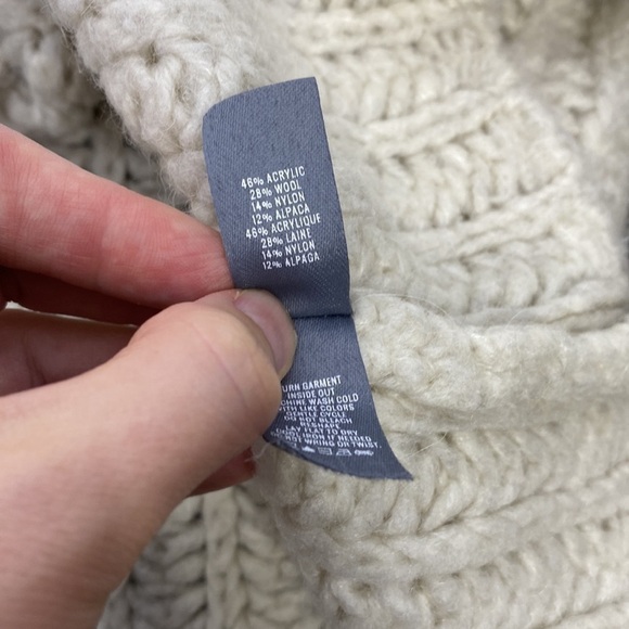 Aerie Chunky Knit Cream Tan Sweater Size Small - Picture 4 of 5